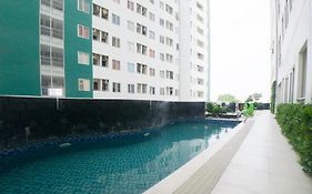 Reddoorz Apartment Near Bundaran Satelit Surabaya 2